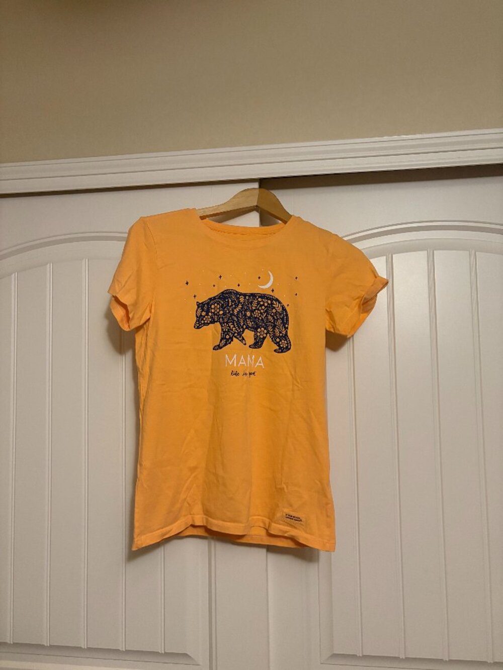 Life is Good Mama Bear T Shirt Pastel Orange Small Short Sleeve Crusher Cotton